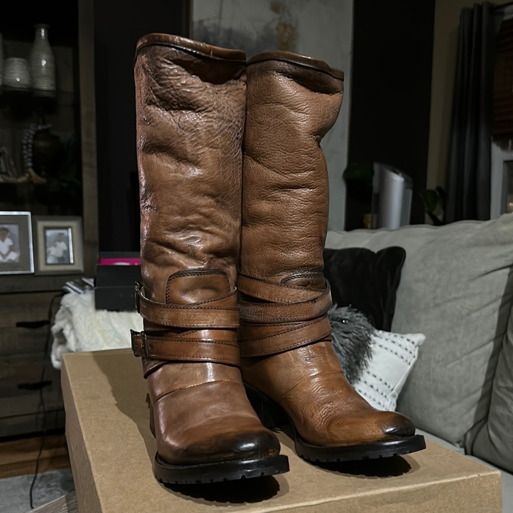 EUC- Freebird Dillon boot size 7- Sherpa boots inside